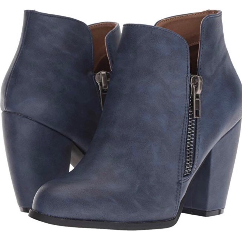 Beautiful 😍Michael Antonio Navy Boot